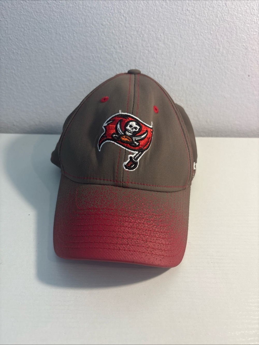 Tampa Bay Buccaneers Reebok Hat Size Small / Medium